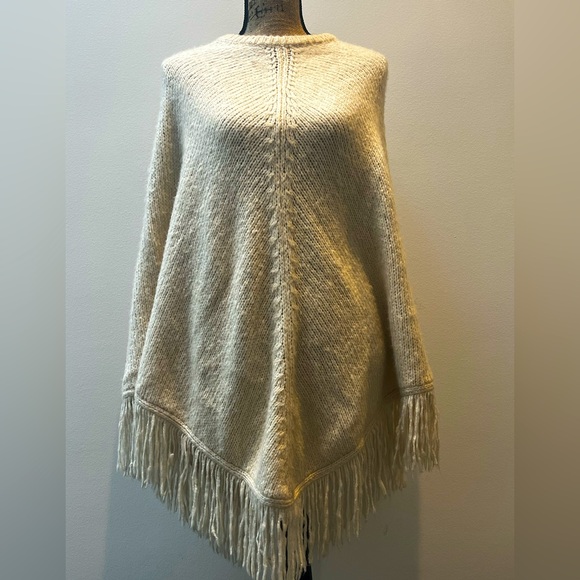 Off White Poncho originally purchased from Barney’s NY - Picture 1 of 5